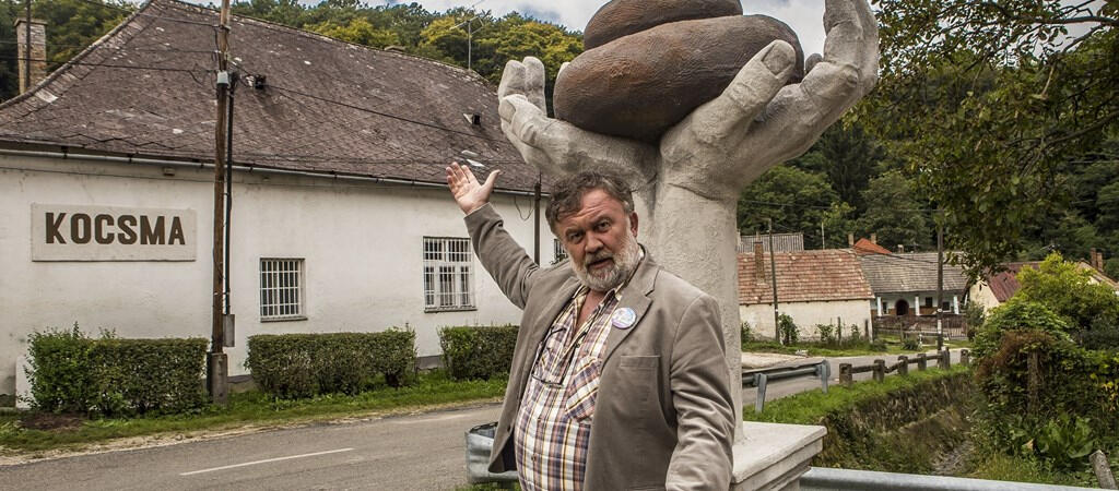 A mi kis falunk köztéri szobra